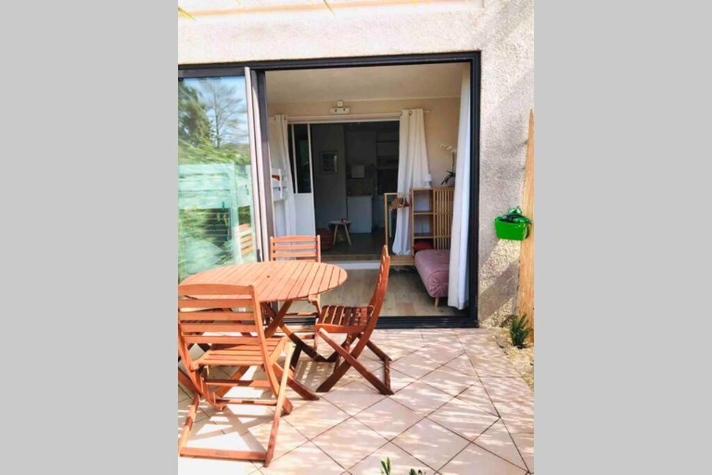 La Petite Pinede Studio Climatise Proche Plage Sanary-sur-Mer Exterior photo