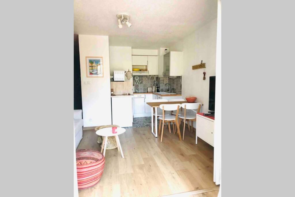 La Petite Pinede Studio Climatise Proche Plage Sanary-sur-Mer Exterior photo