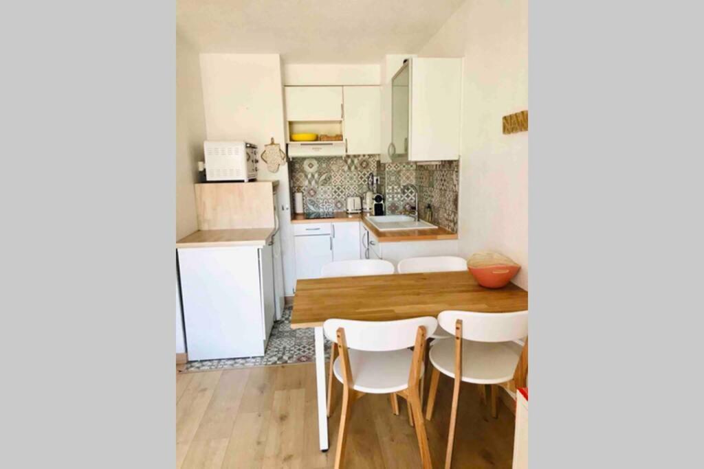La Petite Pinede Studio Climatise Proche Plage Sanary-sur-Mer Exterior photo