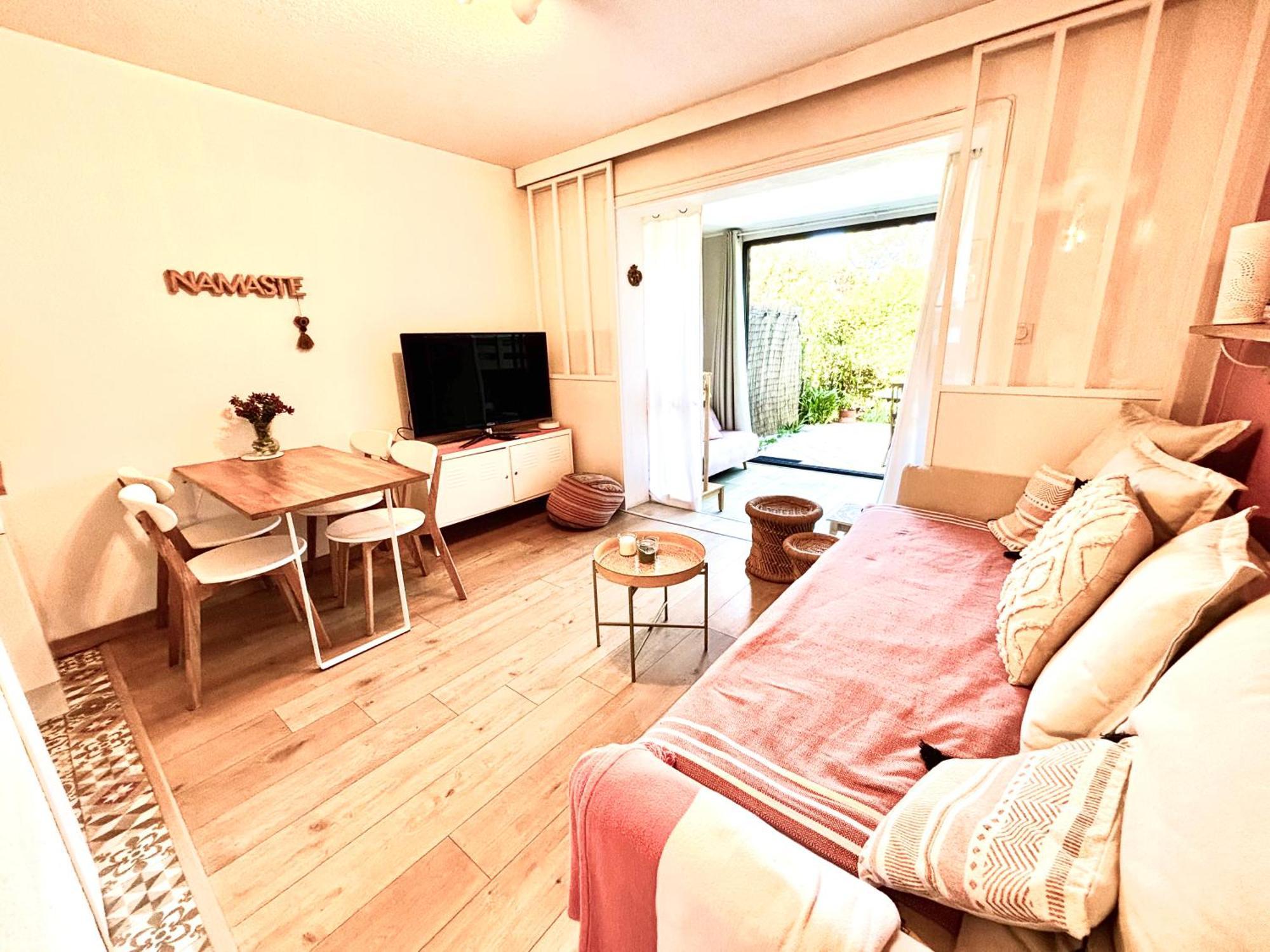 La Petite Pinede Studio Climatise Proche Plage Sanary-sur-Mer Exterior photo